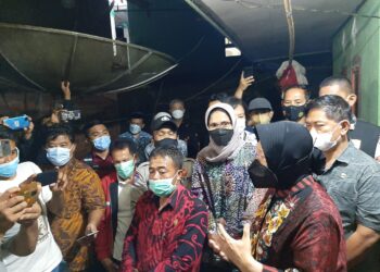 Mentri Sosial Tri Rismaharini Kunjungi Balita Penderita Hidrosefalus di Pabuaran Sukabumi