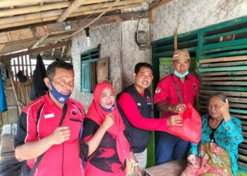 PAC PDI Perjuangan Pamanukan Bagikan 150 Paket Sembako