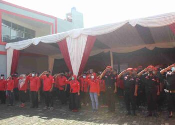 HUT PDI Perjuangan, DPC Kab. Sumedang Gelar Upacara Peringatan dan Bagikan 490 Paket Nasi Tumpeng