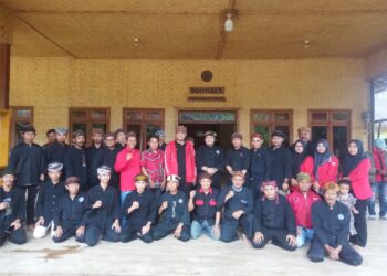 DPC PDI Perjuangan Kabupaten  Sukabumi Jalin Silaturahmi Dengan Tokoh Sunda Di Cisolok