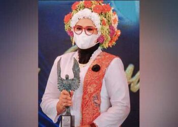 Bupati Indramayu Nina Agustina Raih Anugerah Kebudayaan dari PWI Pusat