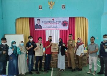 Kader Banteng Kuningan, HM Nurdin Konsisten Bagikan Bantuan