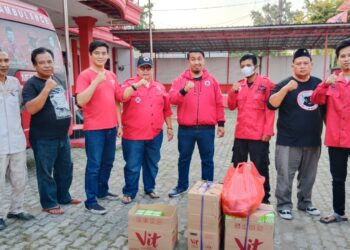 Banteng Muda Indonesia ( BMI ) Karawang , Ngabuburit Berbagi Takjil