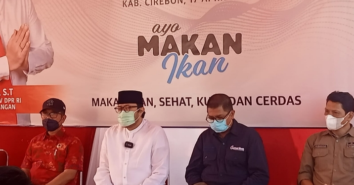 Kurangi Angka Stunting, Ketua DPD PDI Perjuangan Jawa Barat Ono Surono Sosialisasi Ayo Makan Ikan Di Kabupaten Cirebon