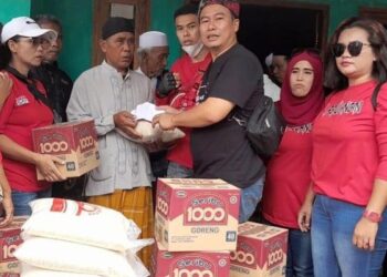 Gotong Royong, PDI Perjuangan Bogor Serahkan Bantuan untuk Korban Longsor