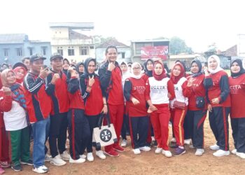 Ratusan Peserta Senam Sicita Merahkan Lapangan Pabuaran Sukabumi