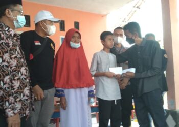 Hadir Diacara Santunan, Nana Suryana Minta Karang Taruna Tularkan Semangat Gotong Royong Berbagi