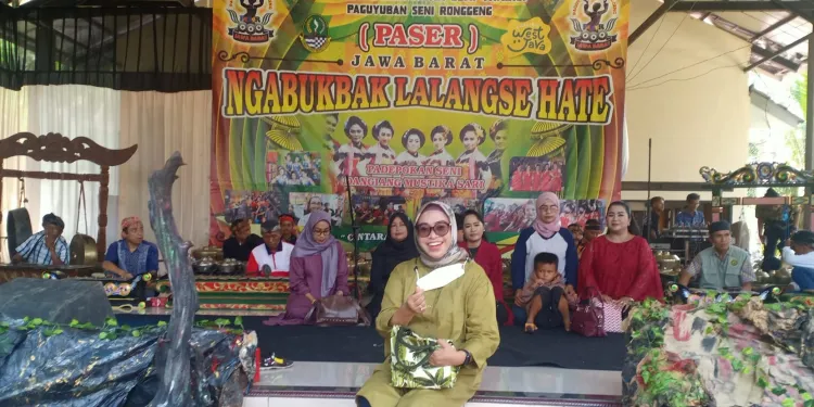 DPRD Jabar Hj Ijah Hartini Berharap Seni Budaya Dapat Dongkrak Pariwisata di Jabar