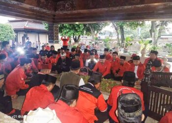 Banteng Karawang Ziarah Ke Makam Bung Karno