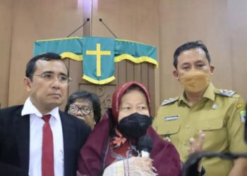 Menteri Sosial Tri Rismaharini Serahkan Bantuan Kepada Penyandang Disabilitas