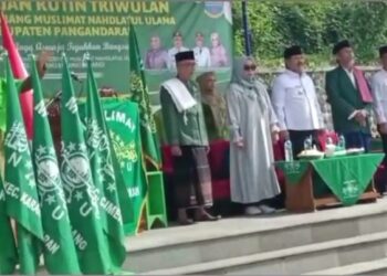 DPRD Jabar Hj Ijah Hartini Hadiri Acara Pengajian Rutin Muslimat di Alun Alun Pangbagea Pangandaran