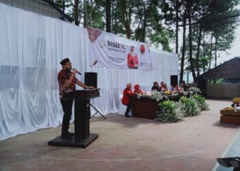 Ketua DPD PDIP Jabar Hadiri Reses III Masa Sidang 2021-2022 Elin Suharliah di Kecamatan Parongpong