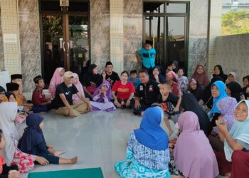 Peringati Hari Asyura 10 Muharram, Repdem Karawang Santuni Anak Yatim dan Dhuafa