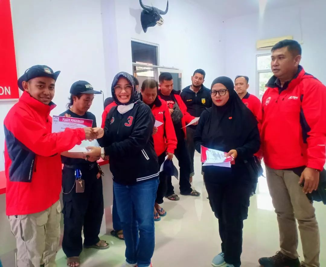 PDIP Kota Cirebon Beri Piagam dan Tali Asih ke Peserta Ekspedisi Trisakti