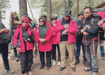 Exspedisi Trisakti! PDIP Kuningan Teliti Potensi Gunung Ciremai