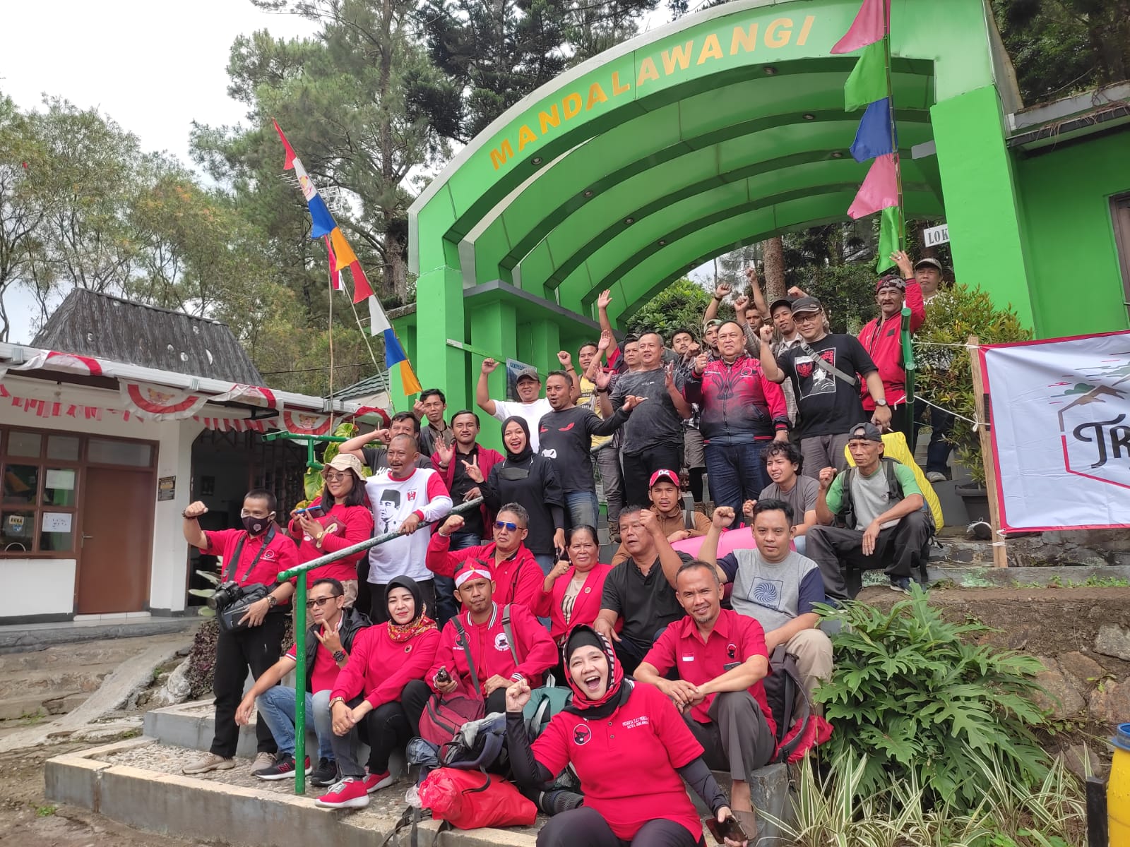 PDI Perjuangan Sukabumi Lepas Tim Ekspedisi Trisakti 2022