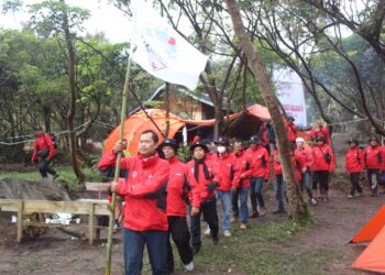 Tim Ekspedisi Trisakti Gunung Papandayan mulai Perjalanan dan Kegiatan Fieldtrip dengan Semangat