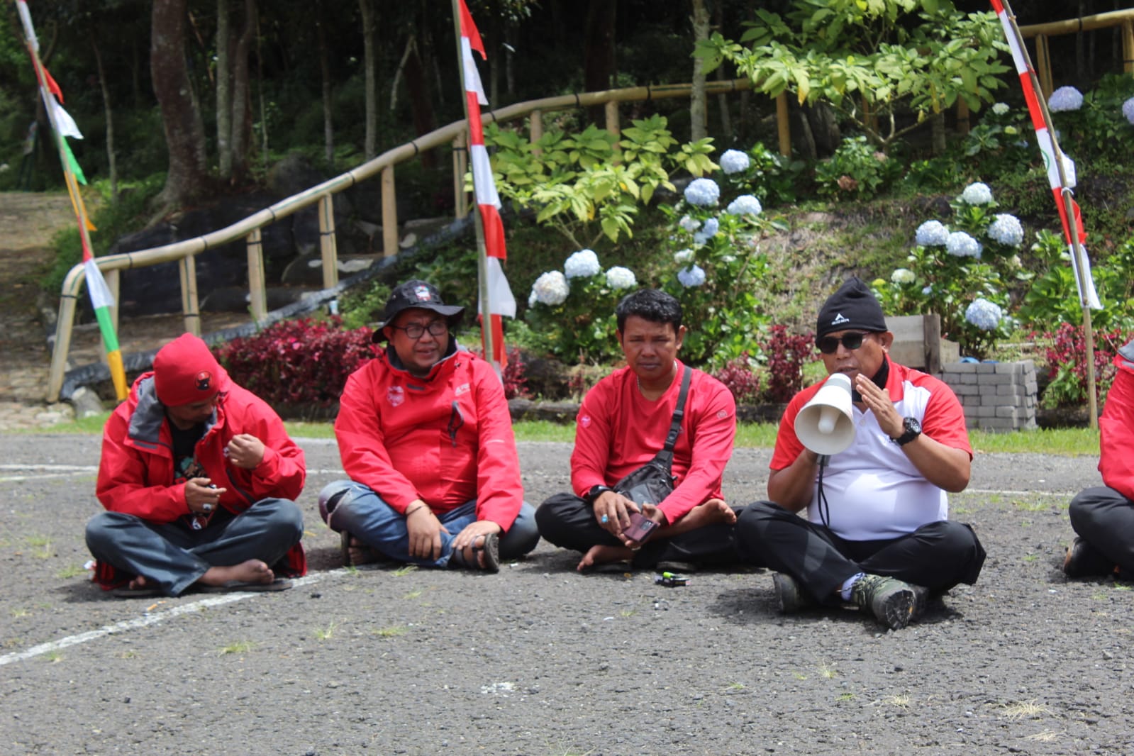 Toto Suripto Resmi Menutup Kegiatan Ekspedisi Trisakti Gunung Papandayan