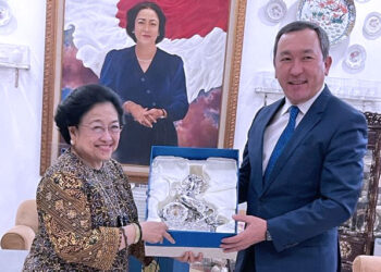Megawati Terima Medali Yobel dari Republik Kazakstan