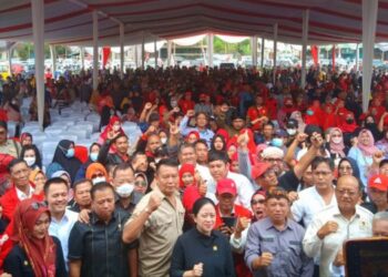 Puan Maharani Kunjungi Desa Haurgombong, Warga Teriak Calon Presiden