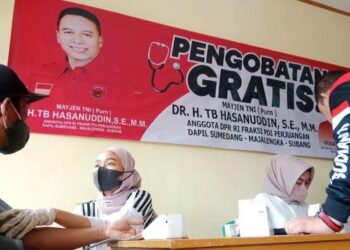 Hasanuddin Gelar Pengobatan Gratis di Desa Mekar Rahayu