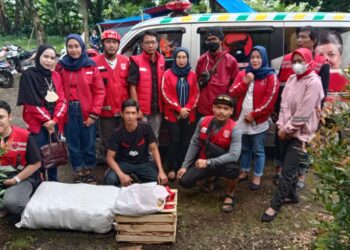 Sekretariat DPC PDI Perjuangan se-Jabar Berikan Bantuan Untuk Korban Gempa Cianjur