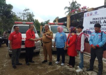 M Nurdin Kembali Salurkan Mobil Ambulans Kepada Masyarakat Kuningan