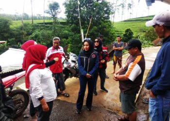 Ketua DPC PDI Perjuangan Cianjur Datang Ke Lokasi Banjir Bandang