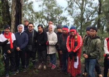 Dalam Rangka HUT PDI Perjuangan ke 50, Tahun Baru di Puncak Gunung Perkuat Kesadaran Mencintai Alam, Perkuat Gerakan Mencintai Bumi