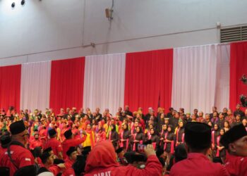 Aksi Memukau Paduan Suara PDI Perjuangan Hipnotis Ribuan Kader