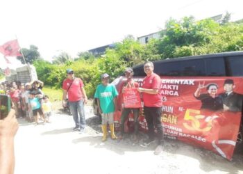 PDI Perjuangan Kota Bogor Serentak Gelar Tanam Pohon dan Kerja Bakti Bersama Warga