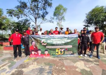 Peduli pada Alam, PDI Perjuangan Kabupaten Bandung Gelar Tanam Pohon di Bantaran Sungai