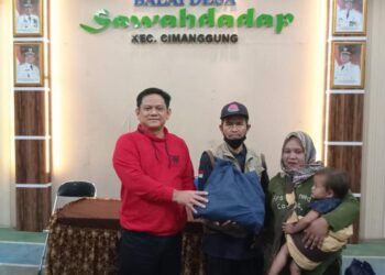 Anggota DPRD Prov. Jabar, Abdy Yuhana Berbagi Sembako di Desa Sawahdadap