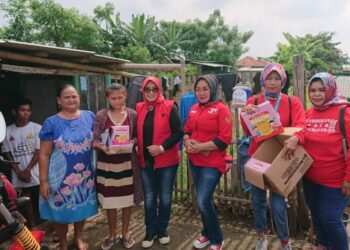 Atasi Stunting, PDI Perjuangan Kota Cirebon Bagikan Makanan Sehat untuk Balita