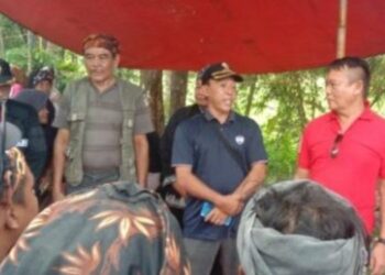Anggota DPR RI TB Hasanuddin Berikan Bantuan Material Pembangunan Jembatan Cianda Kabupaten Sumedang