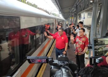 PDI Perjuangan Lepas 9 Gerbong Kereta Api untuk Pemudik, Besok Luncurkan 178 Bus