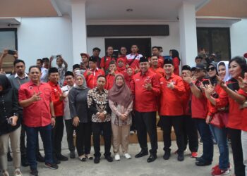 DPC PDI Perjuangan Kota Bekasi Serahkan Daftar 50 Bacaleg ke KPUD, Tri : Target 15 Kursi DPRD 