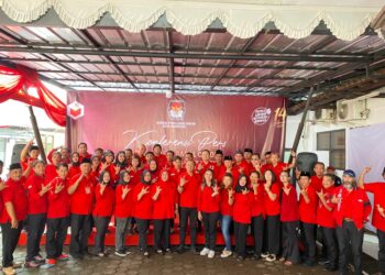 Banteng Kota Bandung Daftarkan Bacaleg Ke KPU Kota Bandung