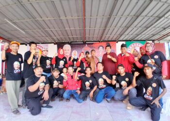 Sinergitas DPC FOREDER dan DPC PDI Perjuangan Karawang Hadirkan Sembako Murah untuk Masyarakat