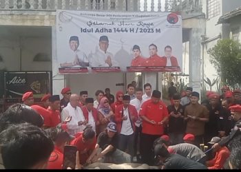 Di Hari Raya Idul Adha 1444 H, DPC PDI Perjuangan Garut Sembelih Dua Ekor Sapi Hewan Qurban