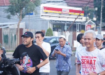 Usai Lari Pagi di Cirebon, Ganjar Pranowo dan Ono Surono Makan Nasi Jamblang