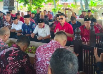 Kuatkan Ideologi Pancasila, Fraksi PDI Perjuangan DPRD Kota Bekasi Ziarah Makam Soekarno