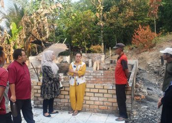 Iis Turniasih Sambangi Korban Musibah Kebakaran di Desa Ciririp