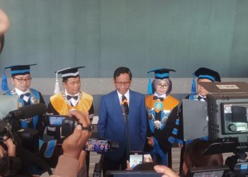 Prof Mahfud MD Berikan Orasi Ilmiah Pada Wisuda Unikom Bandung