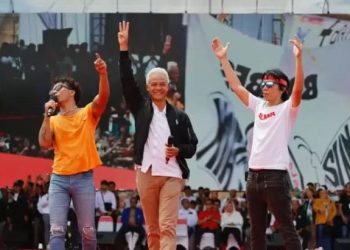 Spirit Lagu Slank Dalam Hajatan Rakyat Di Cirebon, Ganjar Pranowo: Jangan Ingkari Janji!