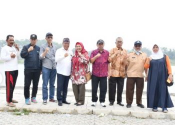 DPRD Jabar Hj Iis Turniasih Tinjau Destinasi Wisata Situ Cisaat Kabupaten Purwakarta