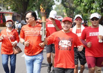 Tinggalkan Cirebon, Ketut Sustiawan Berlari Membawa Obor Api Perjuangan di Majalengka