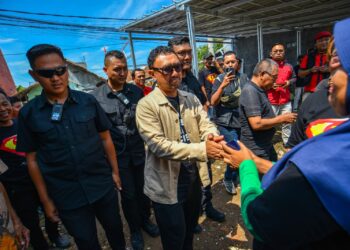 Cawagub Jabar, AA Ronal Nikmati Jamuan Makan Bersama Warga Kampung Baru Purwakarta