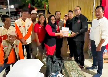 PDI Perjuangan Jawa Barat Salurkan Bantuan untuk Korban Bencana Banjir Karawang